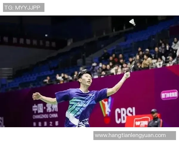 成都羽毛球队在城市联赛积分榜上以98分稳居第一名展现强劲实力