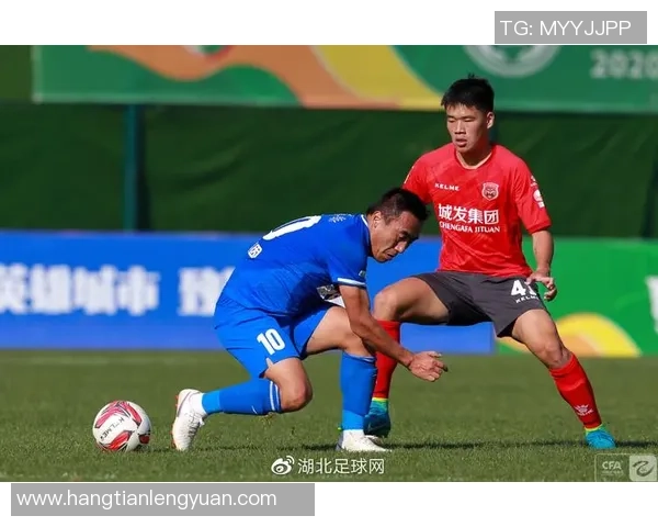 武汉篮球队在世界锦标赛积分榜上以63分稳居第一名展现强大实力