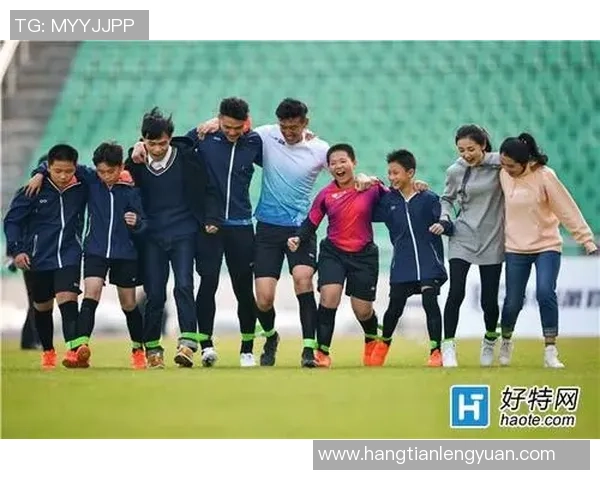 足球明星平安夜盛典星光璀璨欢聚一堂共庆佳节温情时刻 足球明星平安夜盛典星光璀璨欢聚一堂共庆佳节温情时刻